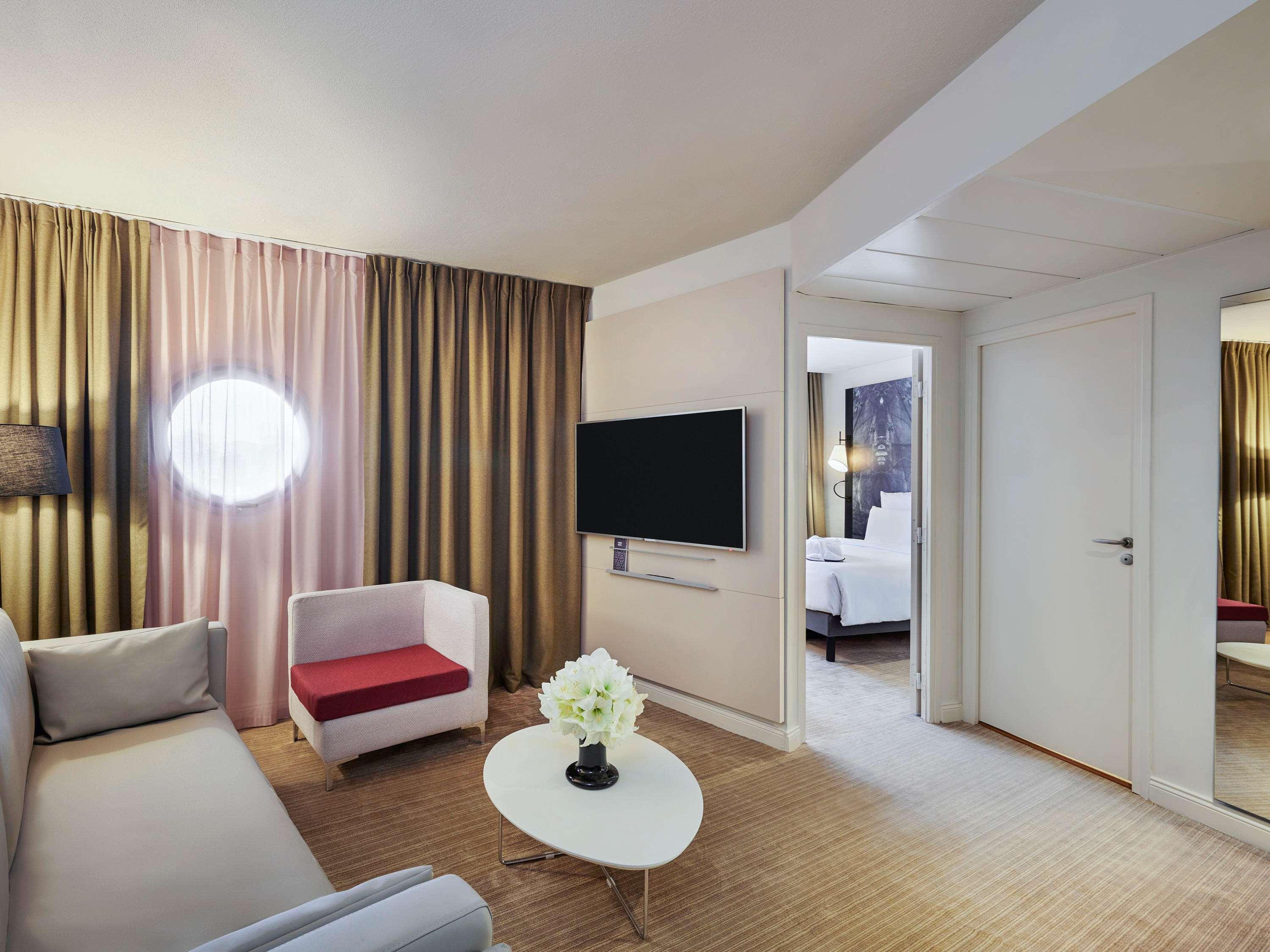 Mercure Paris La Defense Курбевуа Екстер'єр фото